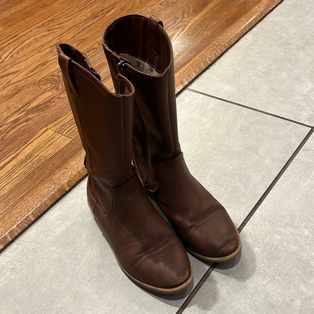 Cat & Jack camel colored riding boot
